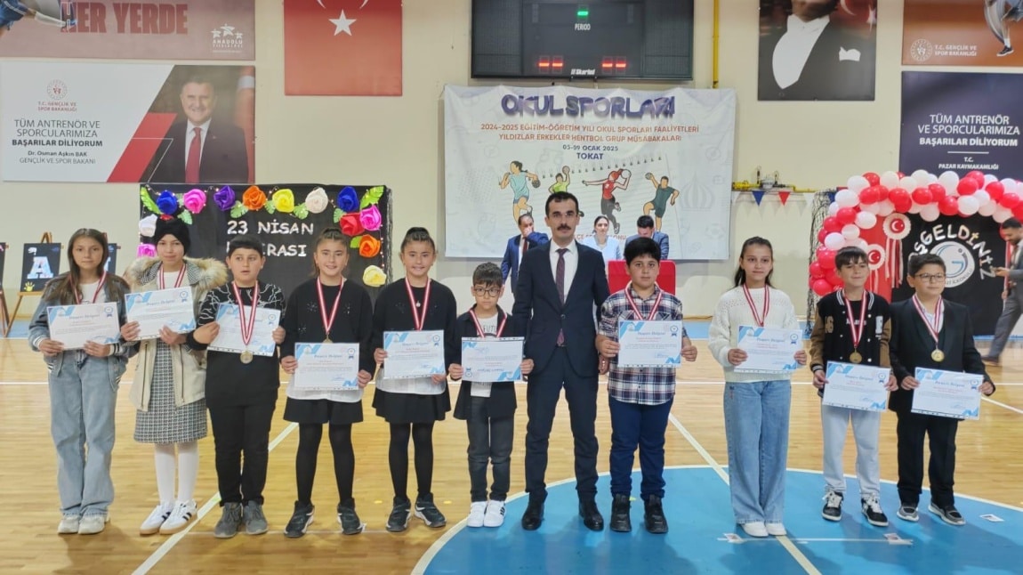 Zeka Oyunlarında Derece Yapan Öğrencilerimize Başarı Belgesi Verildi